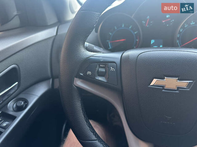 Серый Шевроле Круз, объемом двигателя 1.8 л и пробегом 273 тыс. км за 7999 $, фото 40 на Automoto.ua