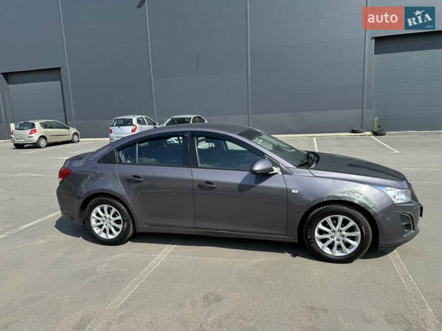 Серый Шевроле Круз, объемом двигателя 1.8 л и пробегом 180 тыс. км за 6900 $, фото 5 на Automoto.ua