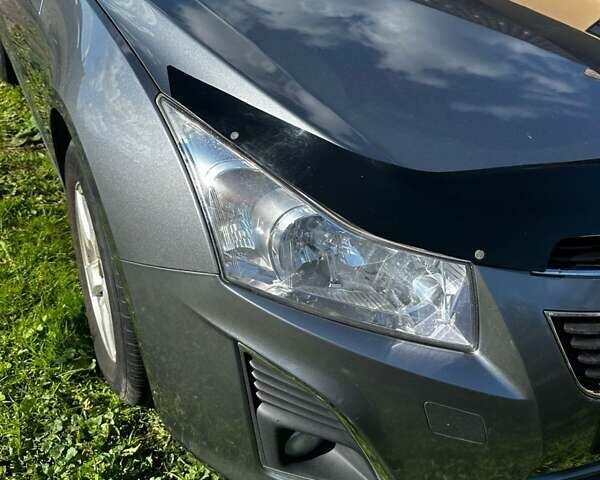 Серый Шевроле Круз, объемом двигателя 1.8 л и пробегом 246 тыс. км за 7000 $, фото 7 на Automoto.ua