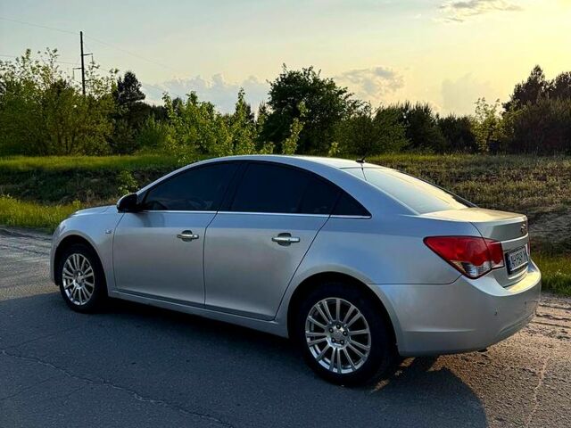 Сірий Шевроле Круз, об'ємом двигуна 1.8 л та пробігом 186 тис. км за 8550 $, фото 3 на Automoto.ua