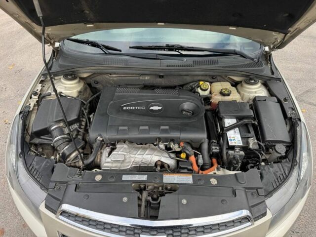 Серый Шевроле Круз, объемом двигателя 2 л и пробегом 2 тыс. км за 7700 $, фото 7 на Automoto.ua