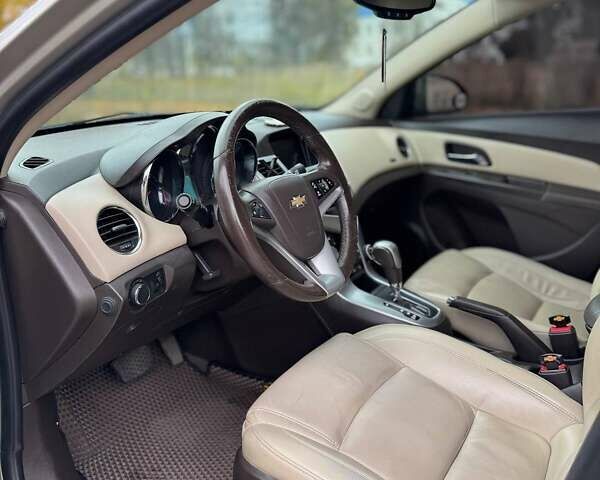 Серый Шевроле Круз, объемом двигателя 1.96 л и пробегом 207 тыс. км за 7700 $, фото 7 на Automoto.ua