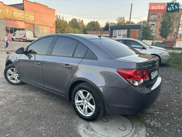 Серый Шевроле Круз, объемом двигателя 1.8 л и пробегом 273 тыс. км за 7999 $, фото 18 на Automoto.ua