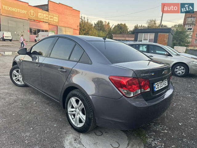 Серый Шевроле Круз, объемом двигателя 1.8 л и пробегом 273 тыс. км за 7999 $, фото 17 на Automoto.ua