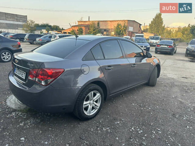 Серый Шевроле Круз, объемом двигателя 1.8 л и пробегом 273 тыс. км за 7999 $, фото 11 на Automoto.ua