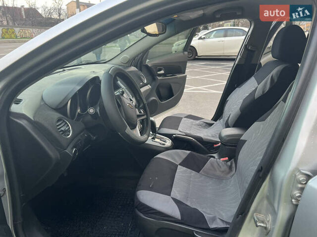 Серый Шевроле Круз, объемом двигателя 1.6 л и пробегом 142 тыс. км за 6500 $, фото 5 на Automoto.ua