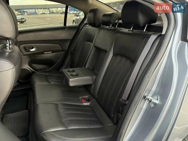 Сірий Шевроле Круз, об'ємом двигуна 2 л та пробігом 209 тис. км за 9999 $, фото 7 на Automoto.ua