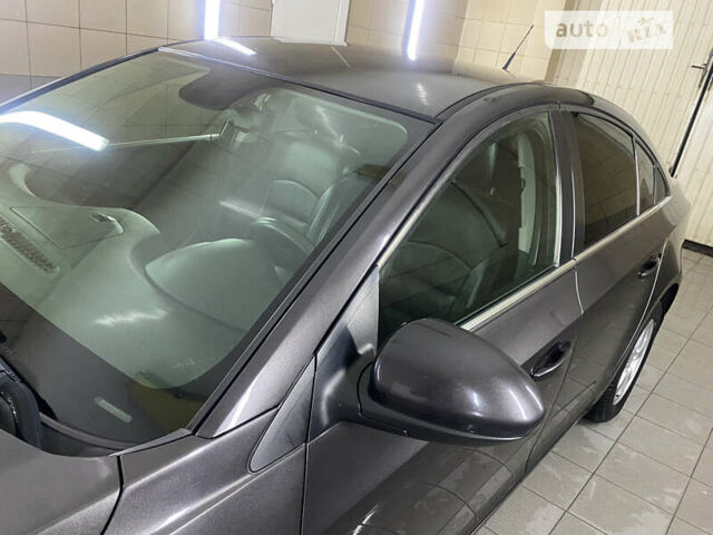 Сірий Шевроле Круз, об'ємом двигуна 1.4 л та пробігом 130 тис. км за 10000 $, фото 4 на Automoto.ua