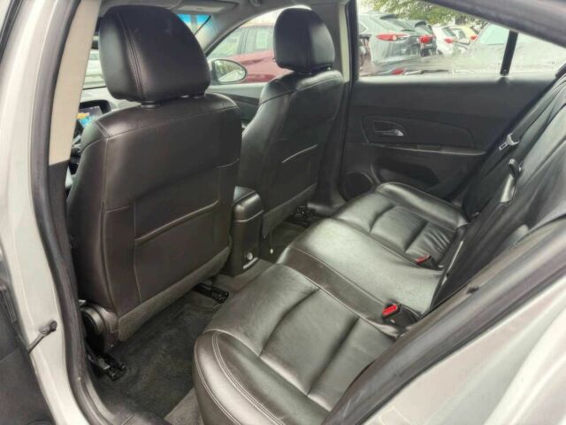 Сірий Шевроле Круз, об'ємом двигуна 1.4 л та пробігом 75 тис. км за 8000 $, фото 9 на Automoto.ua