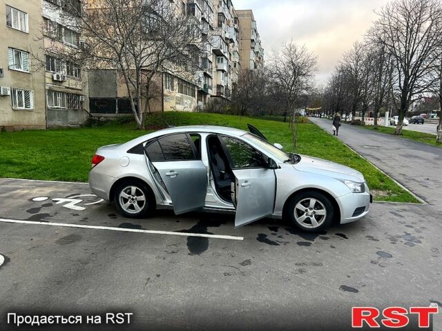 Сірий Шевроле Круз, об'ємом двигуна 1.6 л та пробігом 147 тис. км за 6500 $, фото 2 на Automoto.ua