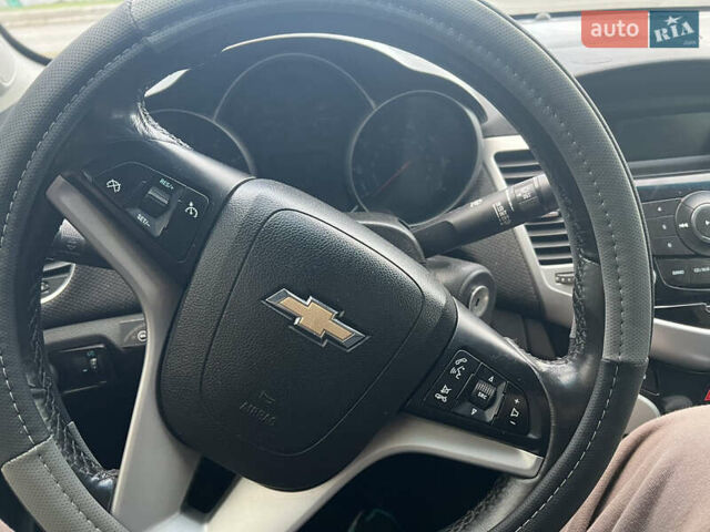 Серый Шевроле Круз, объемом двигателя 1.6 л и пробегом 142 тыс. км за 6500 $, фото 20 на Automoto.ua