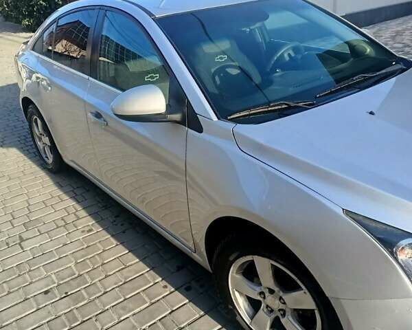 Серый Шевроле Круз, объемом двигателя 1.4 л и пробегом 191 тыс. км за 8000 $, фото 3 на Automoto.ua