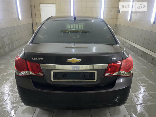 Сірий Шевроле Круз, об'ємом двигуна 1.4 л та пробігом 130 тис. км за 10000 $, фото 8 на Automoto.ua