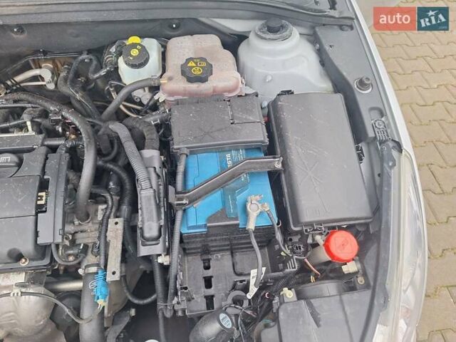 Серый Шевроле Круз, объемом двигателя 1.8 л и пробегом 190 тыс. км за 7999 $, фото 14 на Automoto.ua