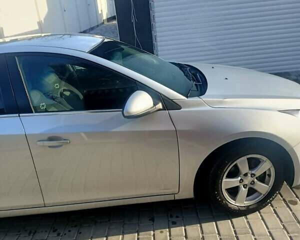 Серый Шевроле Круз, объемом двигателя 1.4 л и пробегом 191 тыс. км за 8000 $, фото 1 на Automoto.ua