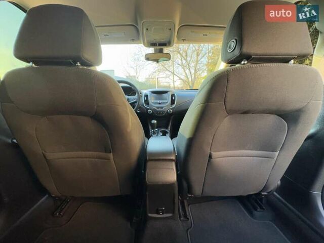 Серый Шевроле Круз, объемом двигателя 1.4 л и пробегом 48 тыс. км за 9500 $, фото 5 на Automoto.ua