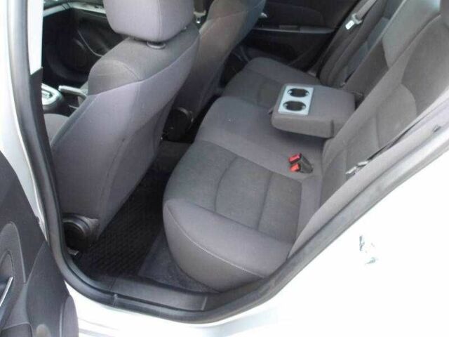 Шевроле Круз 2016 в Тернополе на Automoto.ua Серый Шевроле Круз, объемом двигателя 1.4 л и пробегом 66 тыс. км за 1800 $, фото 4 на Automoto.ua