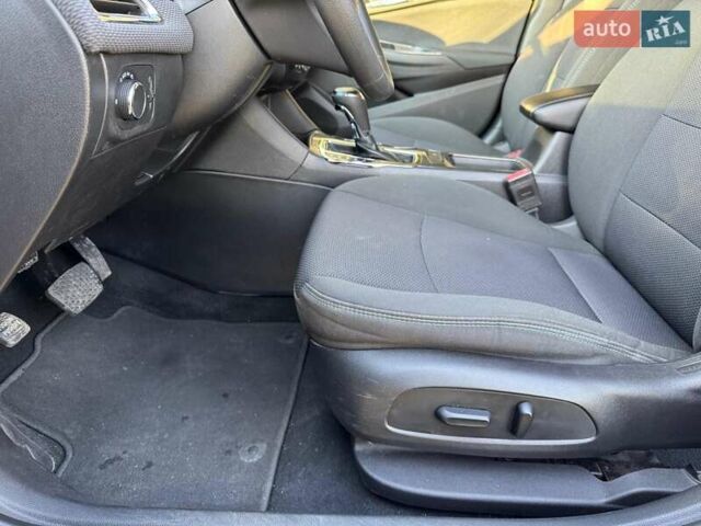 Серый Шевроле Круз, объемом двигателя 1.4 л и пробегом 48 тыс. км за 9500 $, фото 12 на Automoto.ua