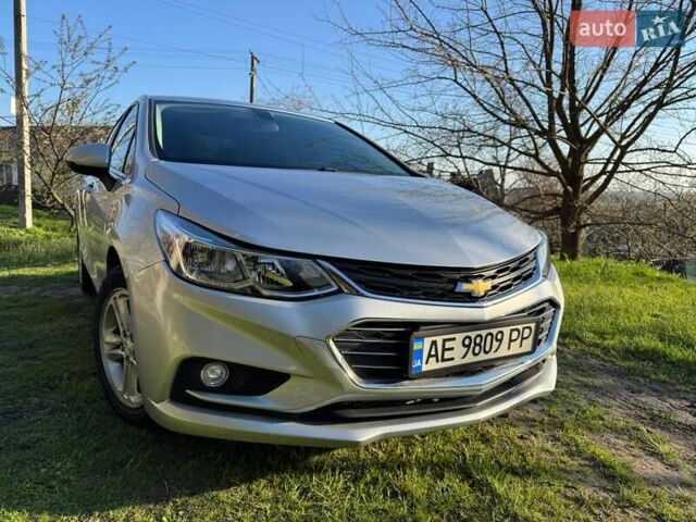 Серый Шевроле Круз, объемом двигателя 1.4 л и пробегом 48 тыс. км за 9500 $, фото 1 на Automoto.ua