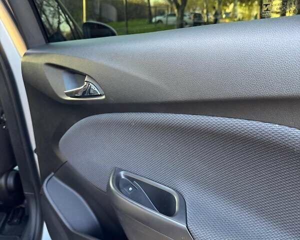 Серый Шевроле Круз, объемом двигателя 1.4 л и пробегом 48 тыс. км за 9500 $, фото 23 на Automoto.ua