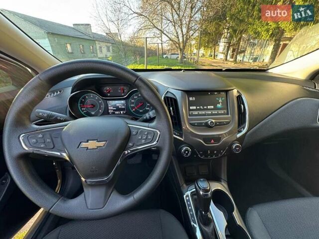 Серый Шевроле Круз, объемом двигателя 1.4 л и пробегом 48 тыс. км за 9500 $, фото 18 на Automoto.ua