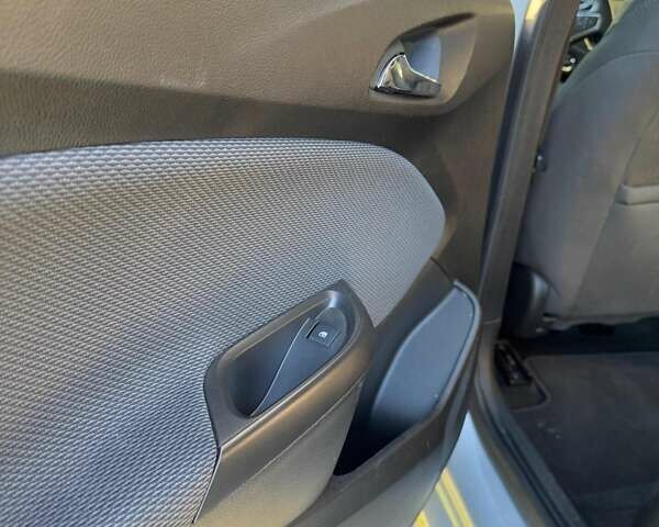 Серый Шевроле Круз, объемом двигателя 1.4 л и пробегом 48 тыс. км за 9500 $, фото 7 на Automoto.ua