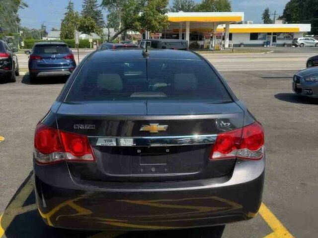 Серый Шевроле Круз, объемом двигателя 1.4 л и пробегом 74 тыс. км за 4500 $, фото 4 на Automoto.ua