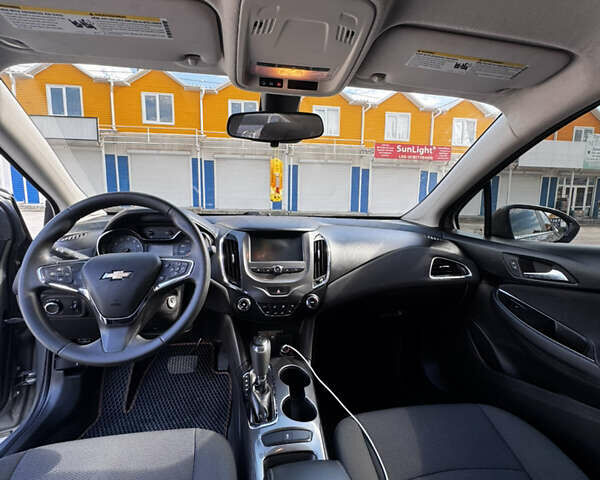 Сірий Шевроле Круз, об'ємом двигуна 1.4 л та пробігом 94 тис. км за 10000 $, фото 7 на Automoto.ua