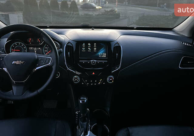 Серый Шевроле Круз, объемом двигателя 1.4 л и пробегом 90 тыс. км за 10999 $, фото 16 на Automoto.ua