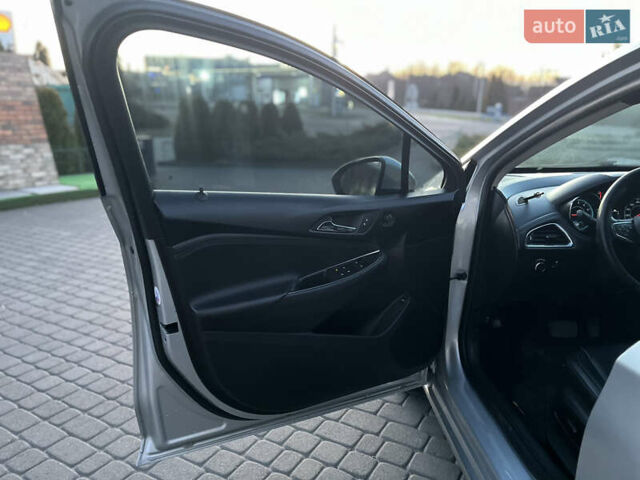 Серый Шевроле Круз, объемом двигателя 1.4 л и пробегом 90 тыс. км за 10999 $, фото 9 на Automoto.ua