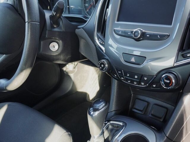 Сірий Шевроле Круз, об'ємом двигуна 1.4 л та пробігом 150 тис. км за 8800 $, фото 6 на Automoto.ua