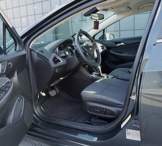 Серый Шевроле Круз, объемом двигателя 1.4 л и пробегом 142 тыс. км за 9200 $, фото 30 на Automoto.ua