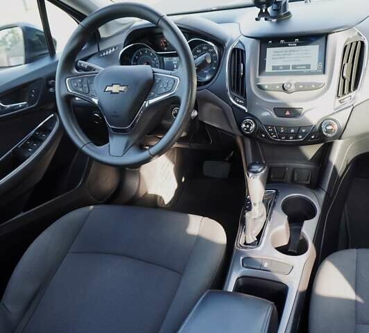 Серый Шевроле Круз, объемом двигателя 1.4 л и пробегом 142 тыс. км за 9200 $, фото 27 на Automoto.ua