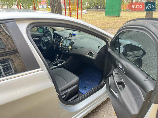 Серый Шевроле Круз, объемом двигателя 1.4 л и пробегом 162 тыс. км за 9200 $, фото 17 на Automoto.ua