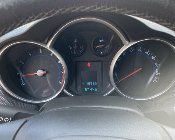 Серый Шевроле Круз, объемом двигателя 1.6 л и пробегом 137 тыс. км за 7700 $, фото 5 на Automoto.ua