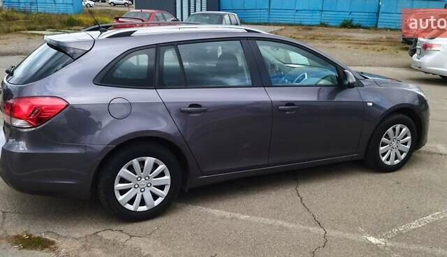 Серый Шевроле Круз, объемом двигателя 1.6 л и пробегом 188 тыс. км за 7200 $, фото 6 на Automoto.ua