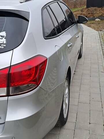 Сірий Шевроле Круз, об'ємом двигуна 1.69 л та пробігом 227 тис. км за 7650 $, фото 4 на Automoto.ua