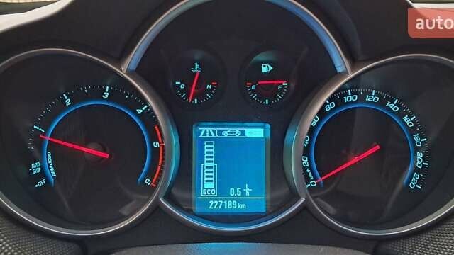 Сірий Шевроле Круз, об'ємом двигуна 1.69 л та пробігом 227 тис. км за 7650 $, фото 15 на Automoto.ua