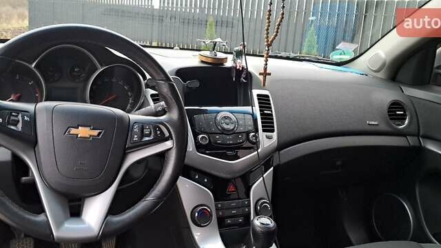 Сірий Шевроле Круз, об'ємом двигуна 1.69 л та пробігом 227 тис. км за 7650 $, фото 12 на Automoto.ua