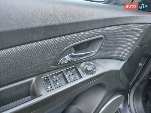 Сірий Шевроле Круз, об'ємом двигуна 2 л та пробігом 212 тис. км за 8850 $, фото 12 на Automoto.ua