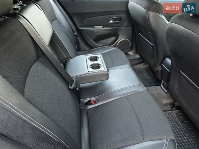 Сірий Шевроле Круз, об'ємом двигуна 2 л та пробігом 212 тис. км за 8850 $, фото 32 на Automoto.ua