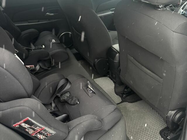 Сірий Шевроле Круз, об'ємом двигуна 1.6 л та пробігом 217 тис. км за 7200 $, фото 9 на Automoto.ua