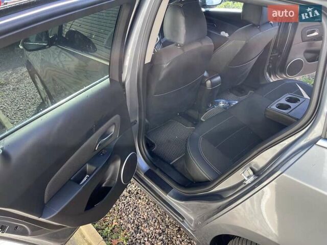Серый Шевроле Круз, объемом двигателя 1.8 л и пробегом 221 тыс. км за 7000 $, фото 11 на Automoto.ua