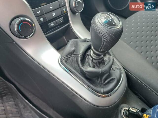 Синий Шевроле Круз, объемом двигателя 1.6 л и пробегом 104 тыс. км за 8200 $, фото 16 на Automoto.ua