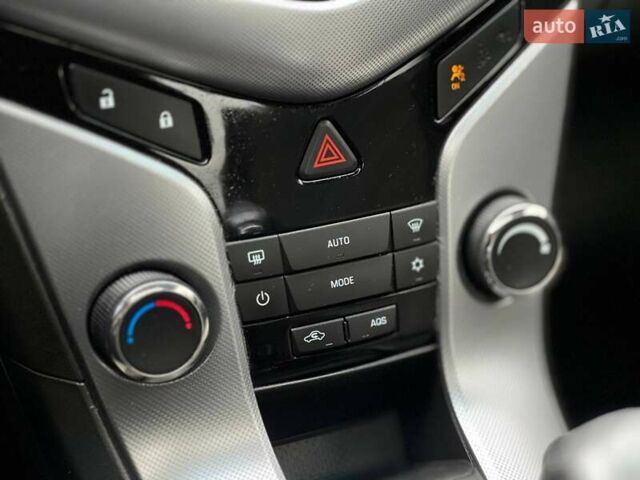 Синій Шевроле Круз, об'ємом двигуна 1.8 л та пробігом 310 тис. км за 6300 $, фото 15 на Automoto.ua