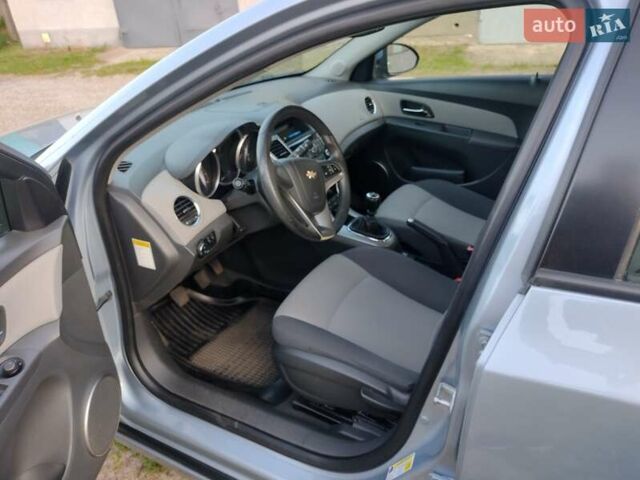 Синий Шевроле Круз, объемом двигателя 1.6 л и пробегом 179 тыс. км за 6000 $, фото 8 на Automoto.ua