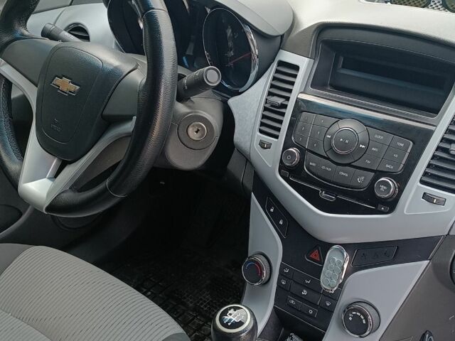 Синій Шевроле Круз, об'ємом двигуна 1.6 л та пробігом 248 тис. км за 6600 $, фото 4 на Automoto.ua