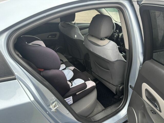 Синий Шевроле Круз, объемом двигателя 1.6 л и пробегом 201 тыс. км за 5900 $, фото 2 на Automoto.ua