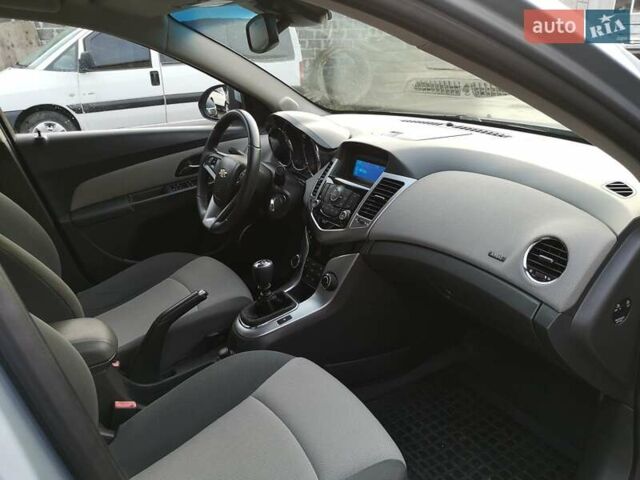 Синий Шевроле Круз, объемом двигателя 1.8 л и пробегом 175 тыс. км за 5600 $, фото 32 на Automoto.ua