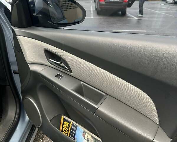 Синий Шевроле Круз, объемом двигателя 1.8 л и пробегом 231 тыс. км за 6400 $, фото 6 на Automoto.ua